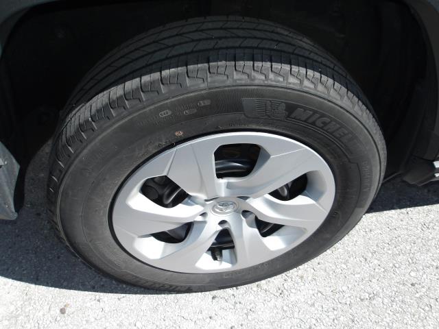 2025 Toyota RAV4 LE FWD