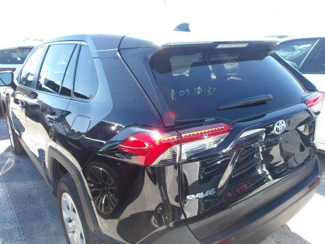 2025 Toyota RAV4 LE FWD