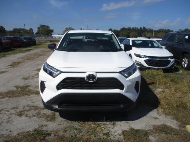 2025 Toyota RAV4 LE FWD