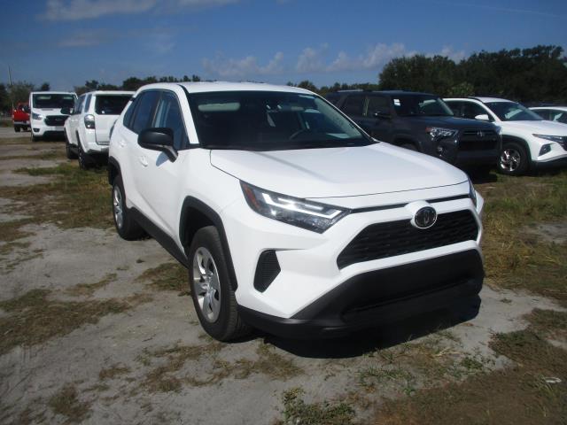 2025 Toyota RAV4 LE FWD