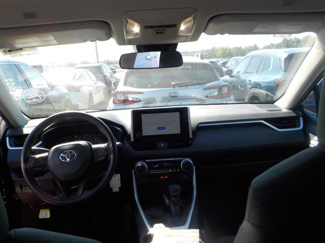 2025 Toyota RAV4 LE FWD