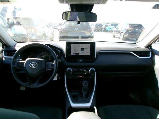 2025 Toyota RAV4 LE FWD