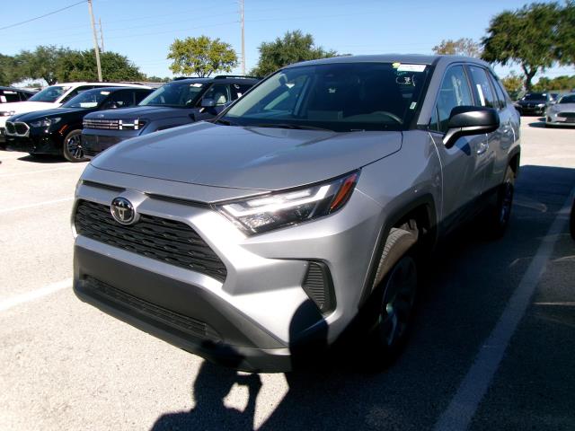 2025 Toyota RAV4 LE FWD