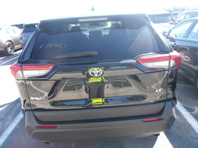 2025 Toyota RAV4 LE FWD