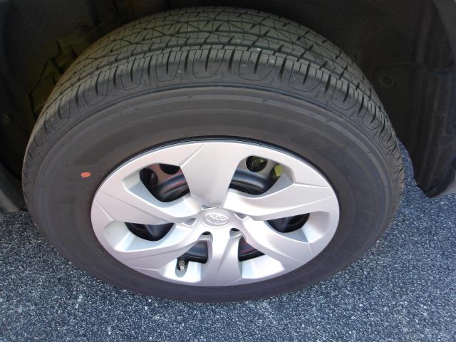 2025 Toyota RAV4 LE FWD