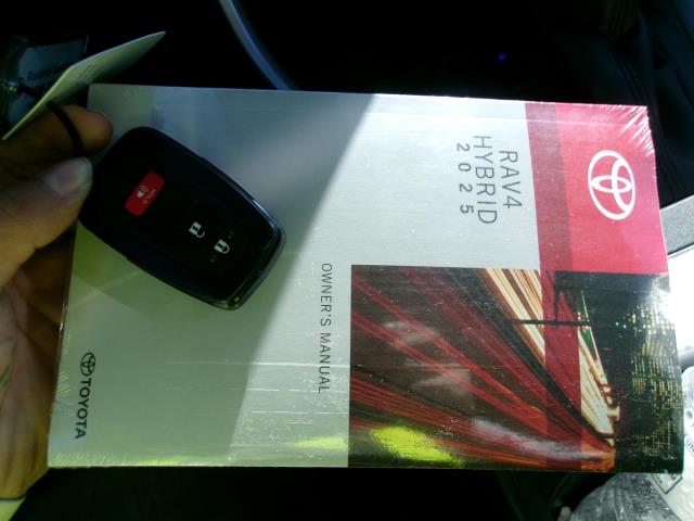 2025 Toyota RAV4 Hybrid XLE AWD