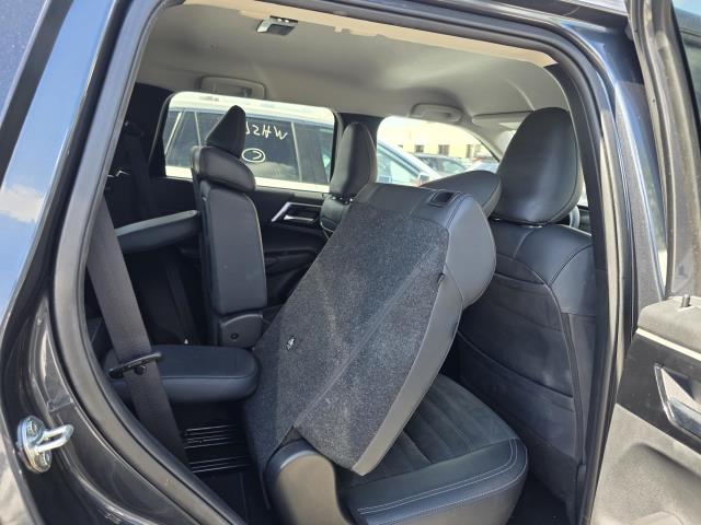 2025 Mitsubishi Outlander SE FWD