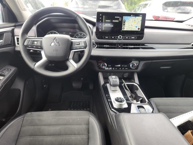 2025 Mitsubishi Outlander SE FWD