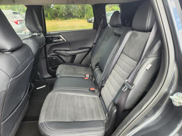 2025 Mitsubishi Outlander SE FWD