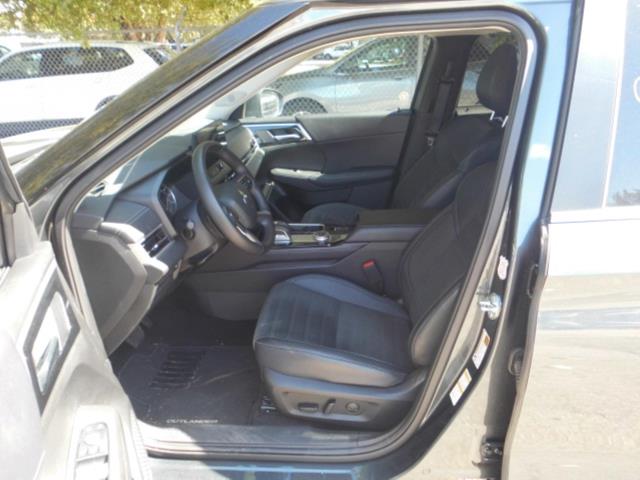 2025 Mitsubishi Outlander SE FWD