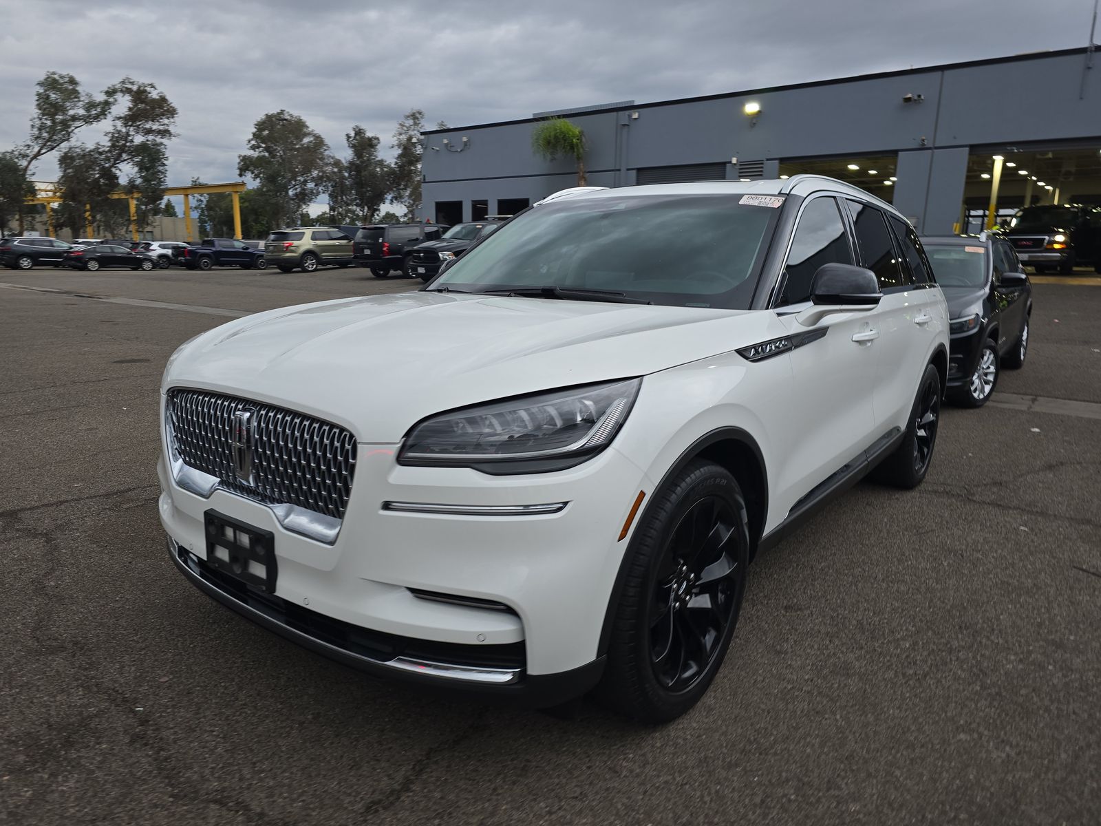 2023 Lincoln Aviator Standard FWD