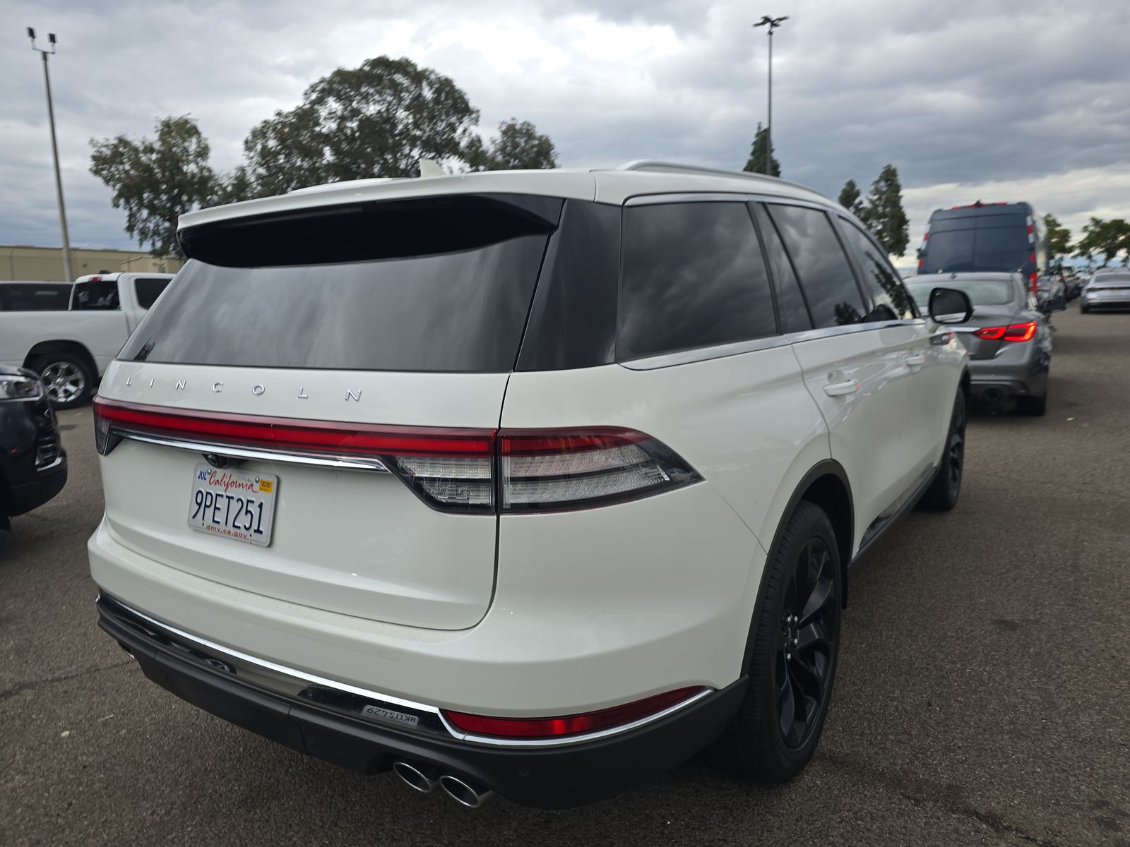 2023 Lincoln Aviator Standard FWD