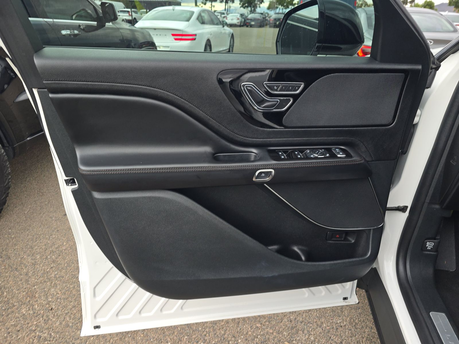 2023 Lincoln Aviator Standard FWD