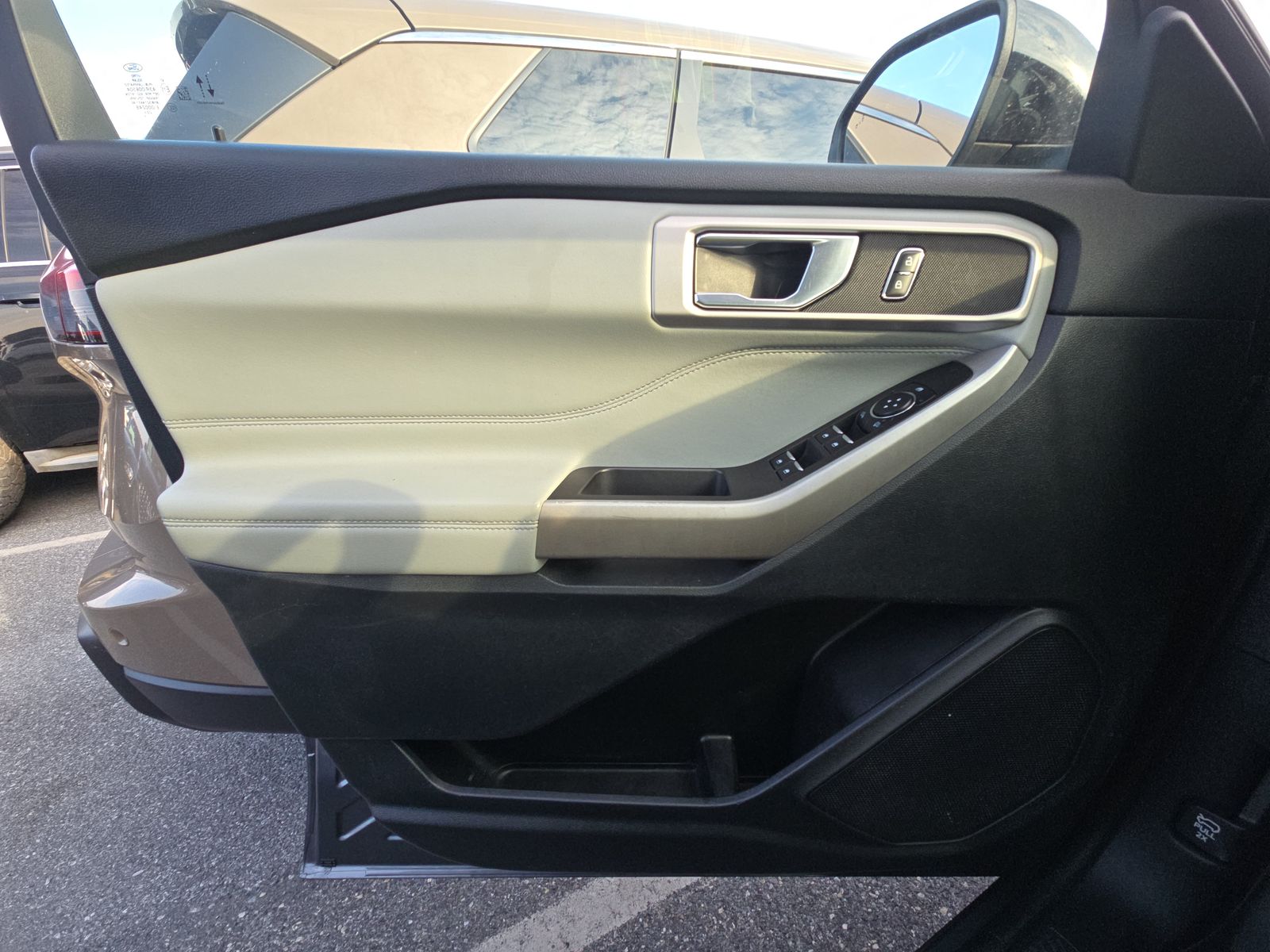 2024 Ford Explorer XLT AWD