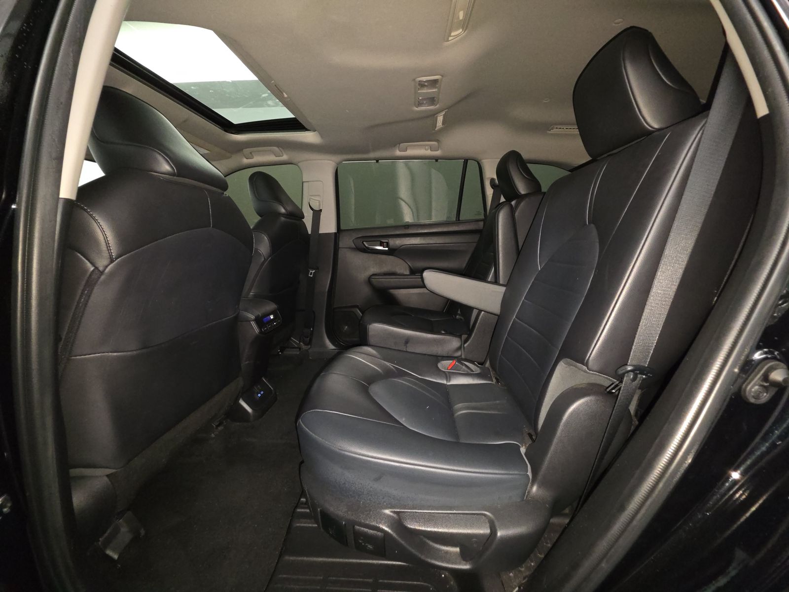 2022 Toyota Highlander XLE FWD