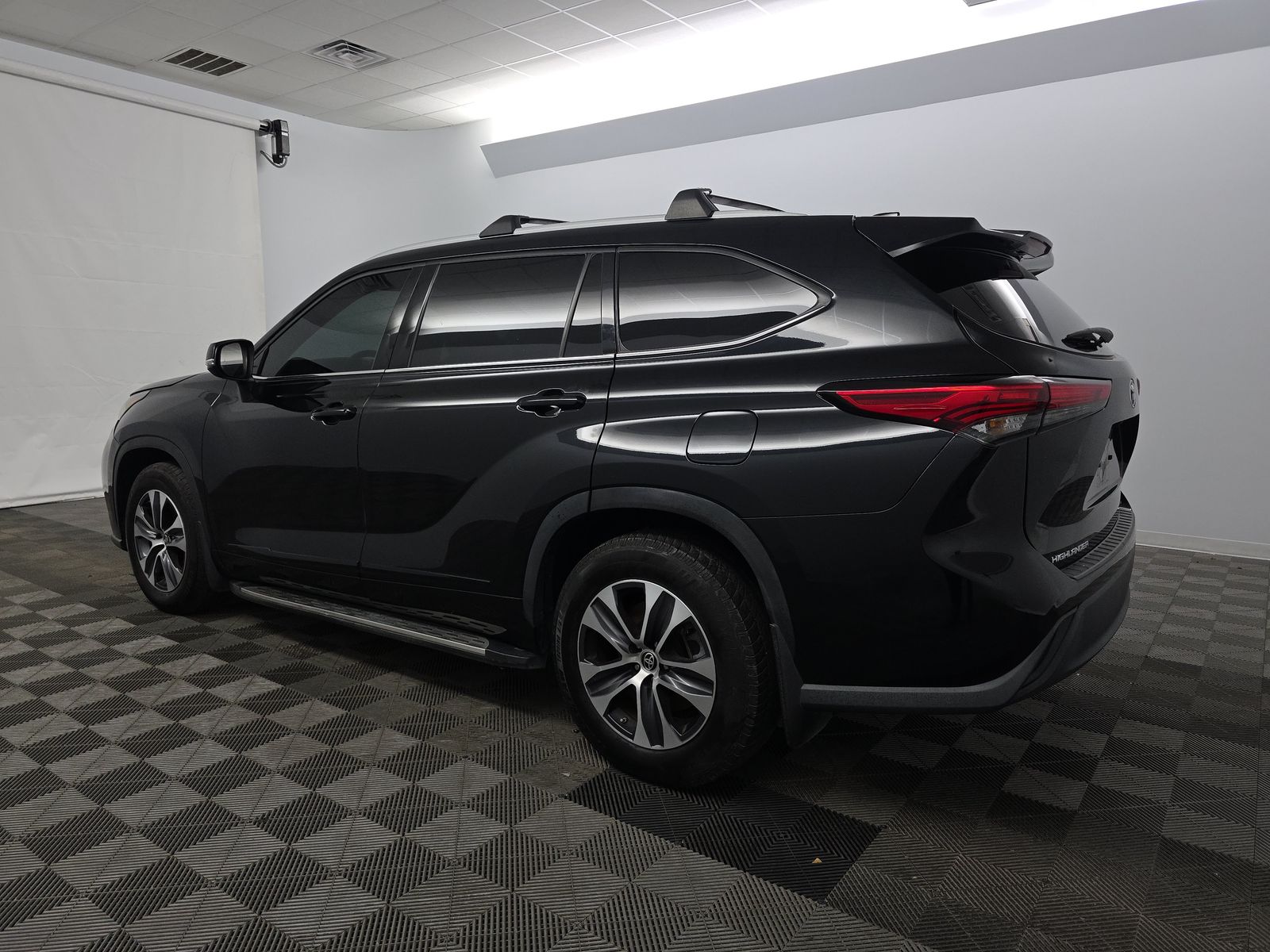 2022 Toyota Highlander XLE FWD