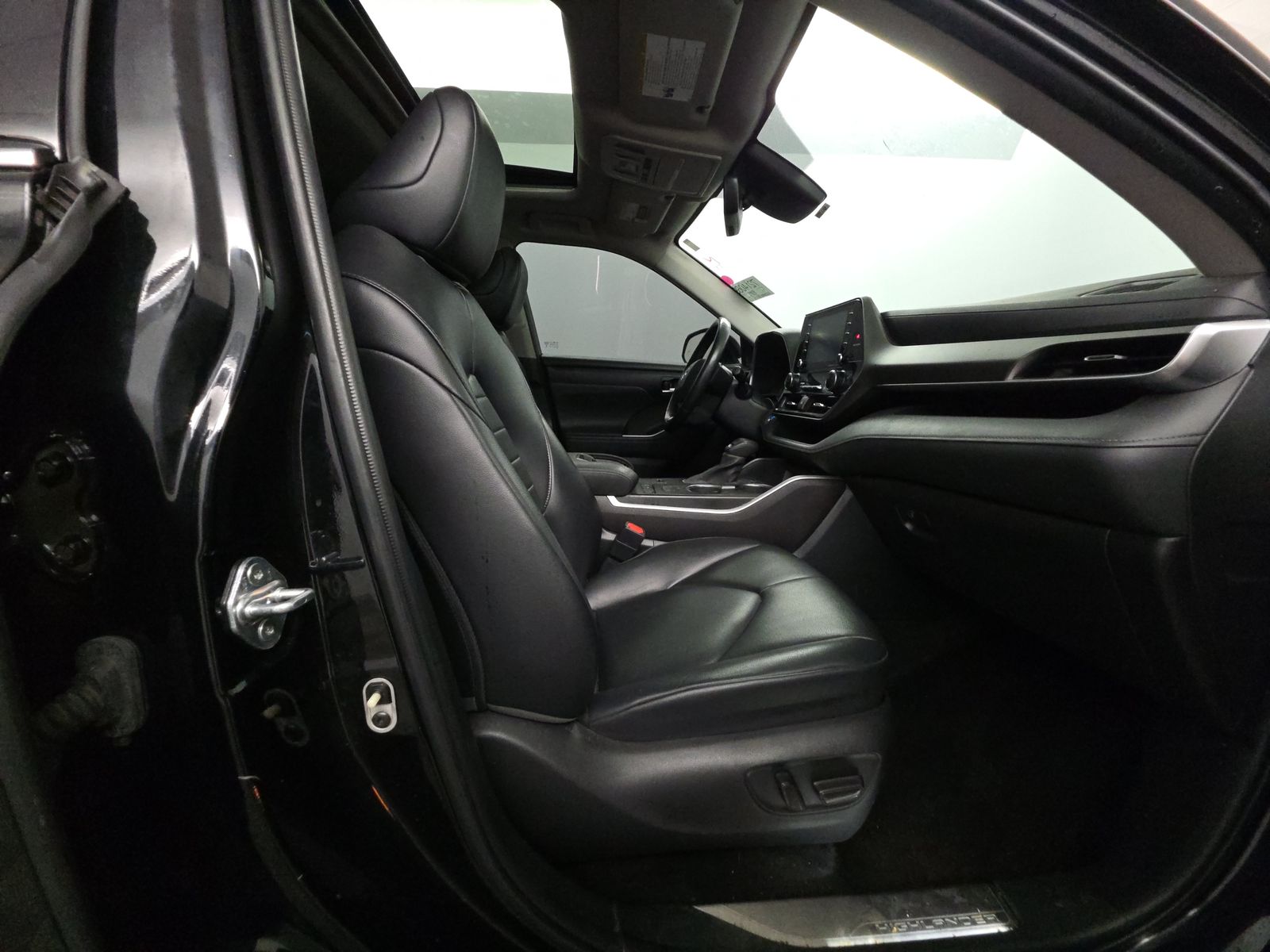 2022 Toyota Highlander XLE FWD