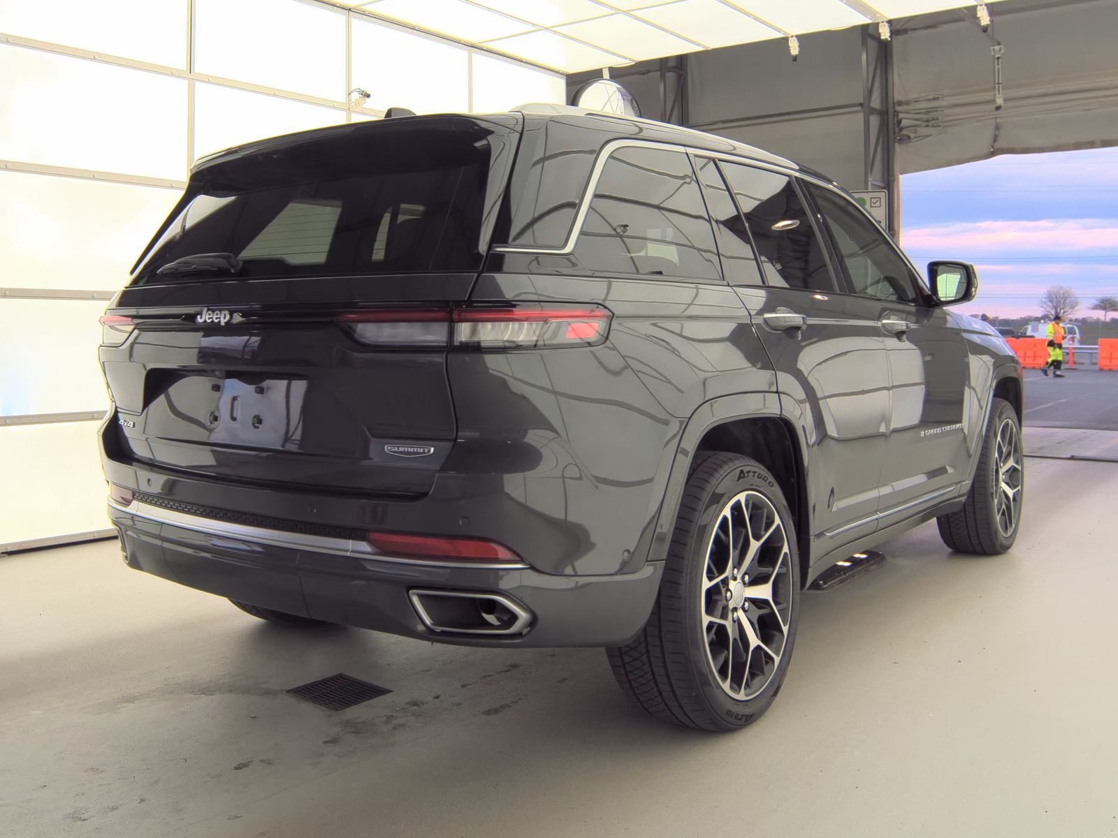 2022 Jeep Grand Cherokee Summit Reserve AWD