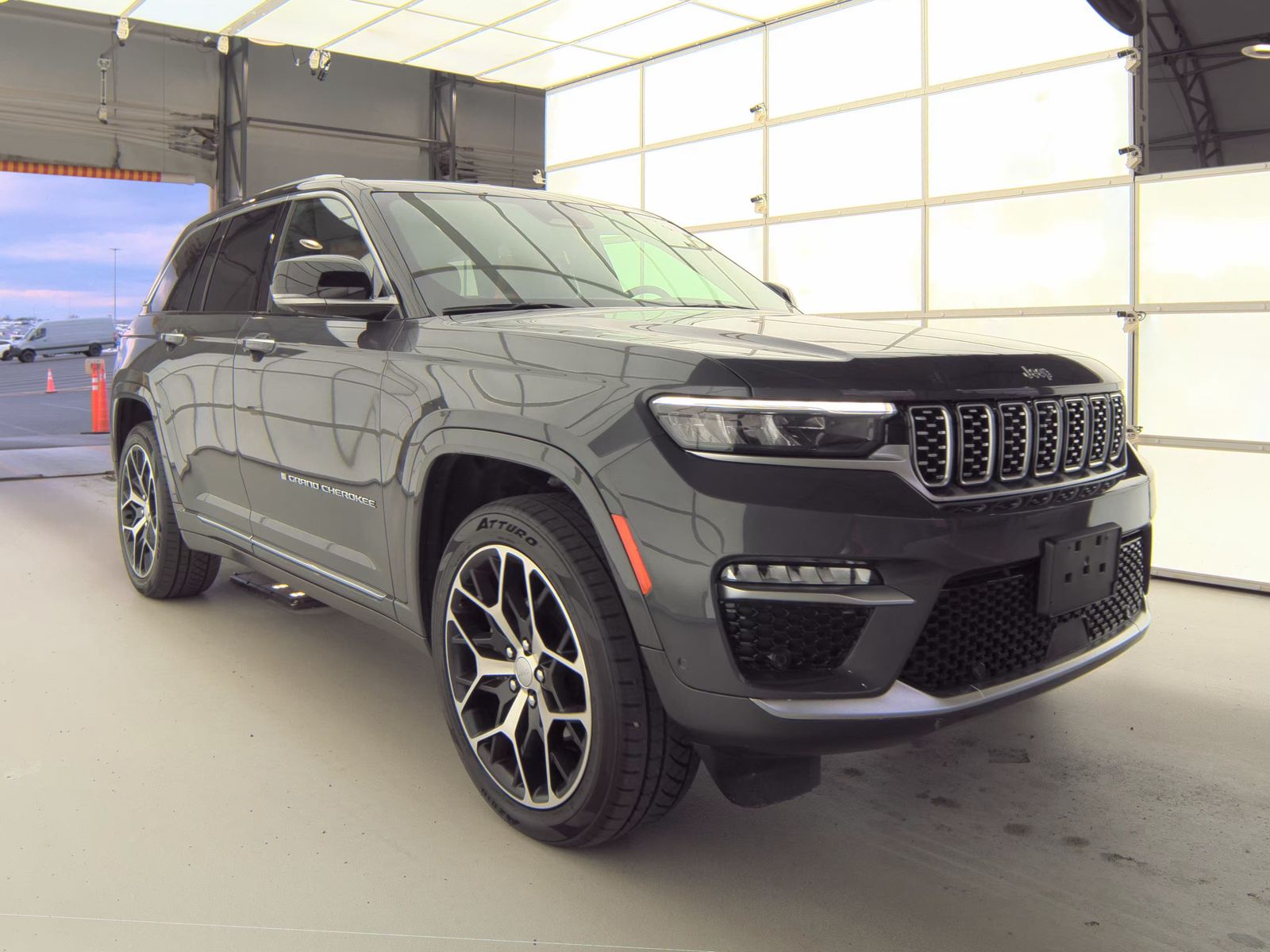 2022 Jeep Grand Cherokee Summit Reserve AWD