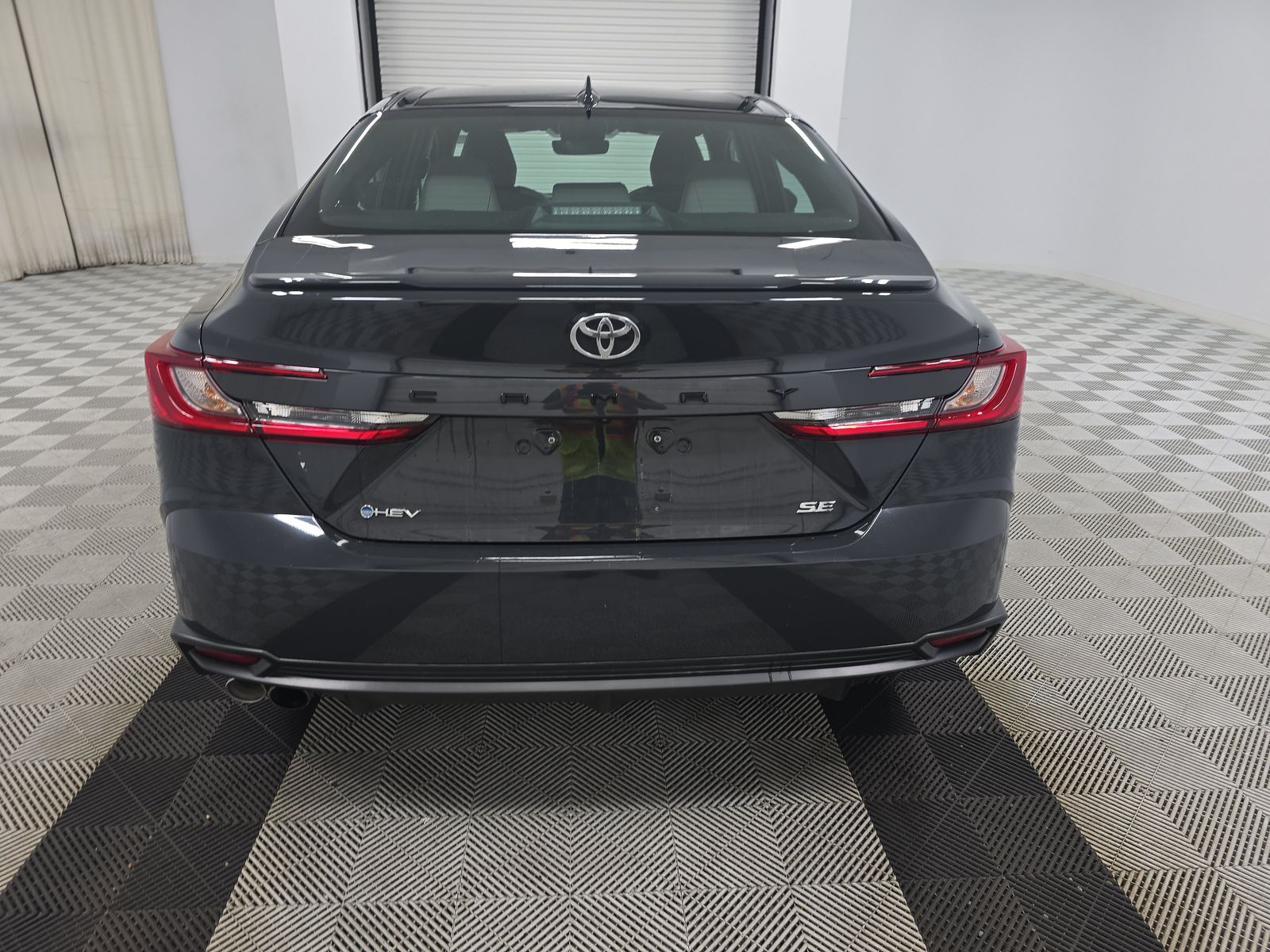 2025 Toyota Camry SE FWD