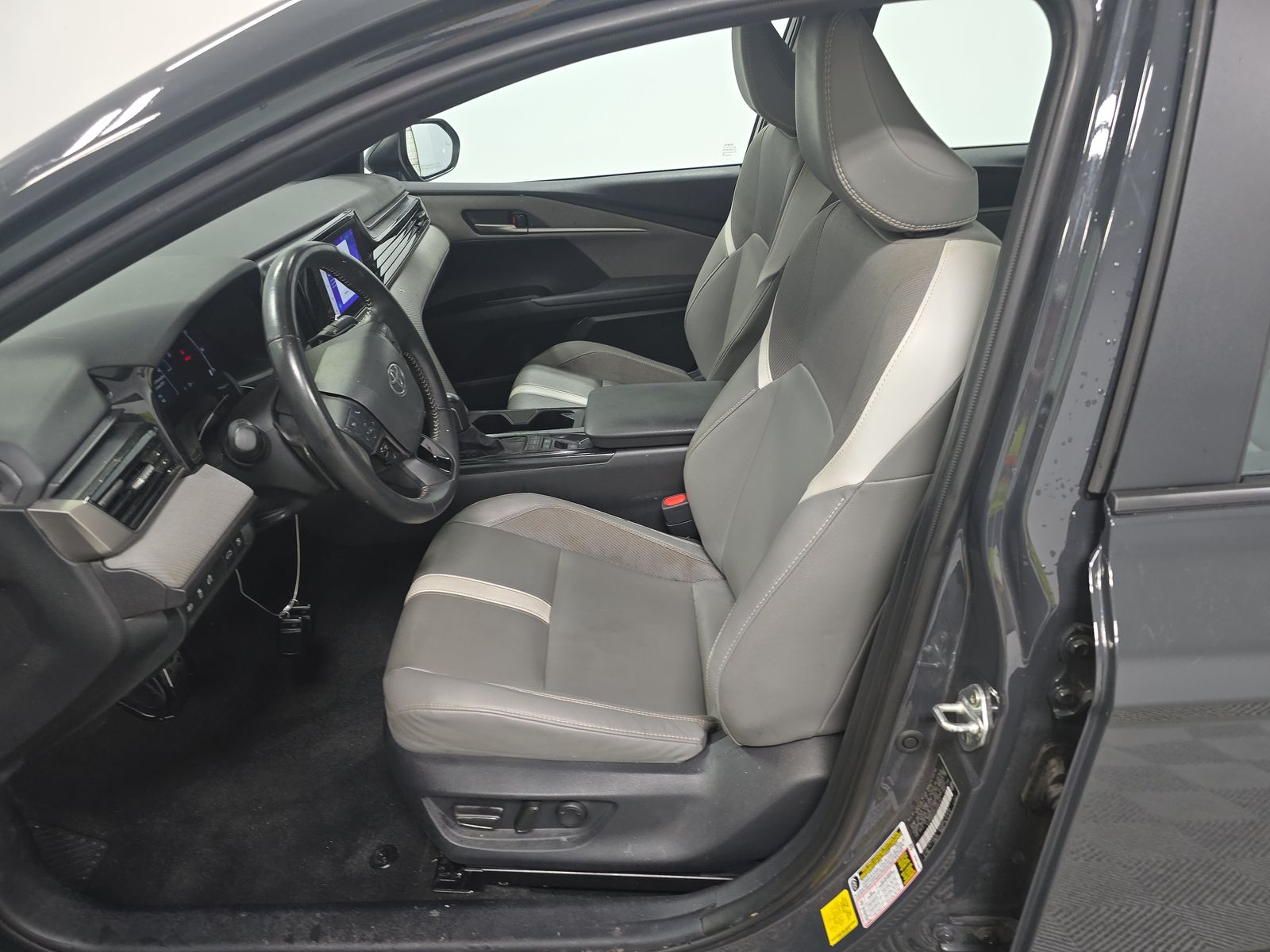 2025 Toyota Camry SE FWD