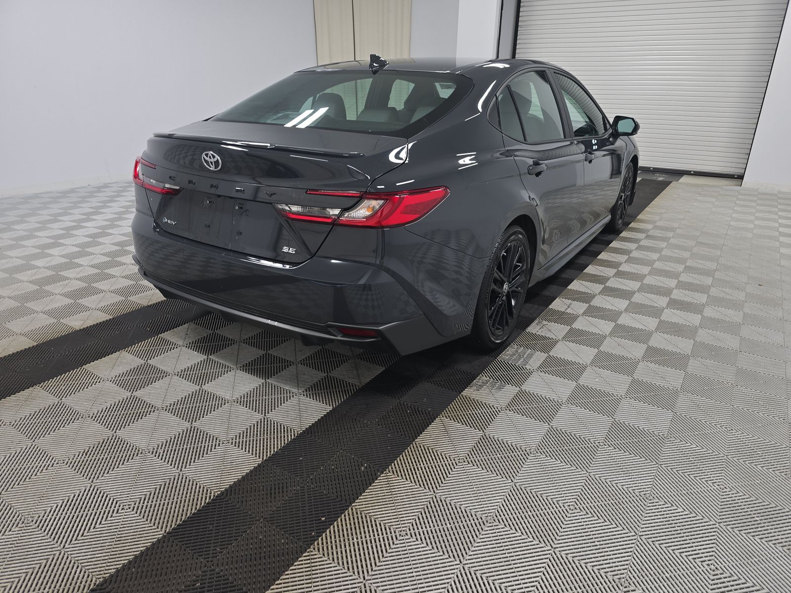 2025 Toyota Camry SE FWD