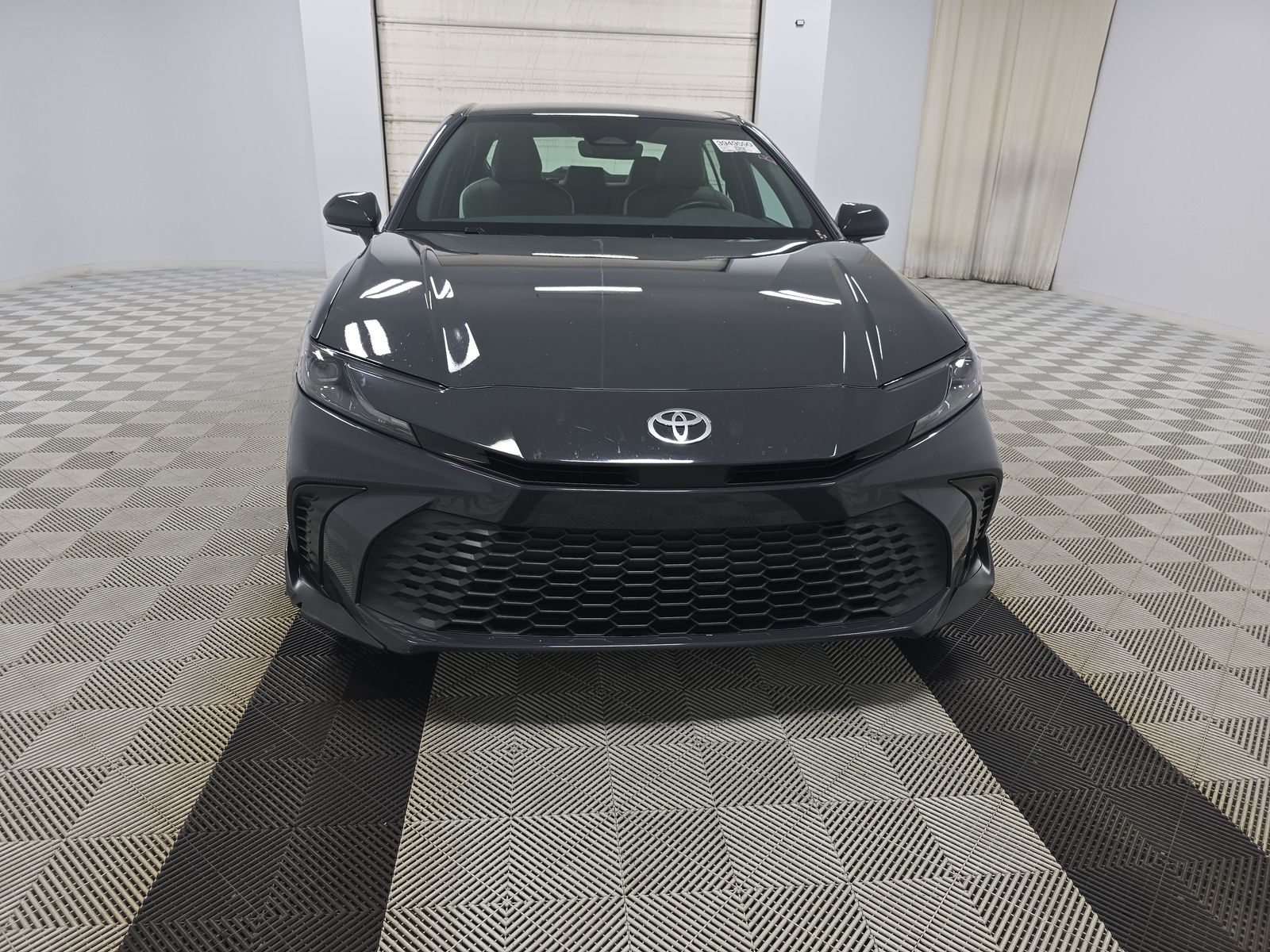 2025 Toyota Camry SE FWD