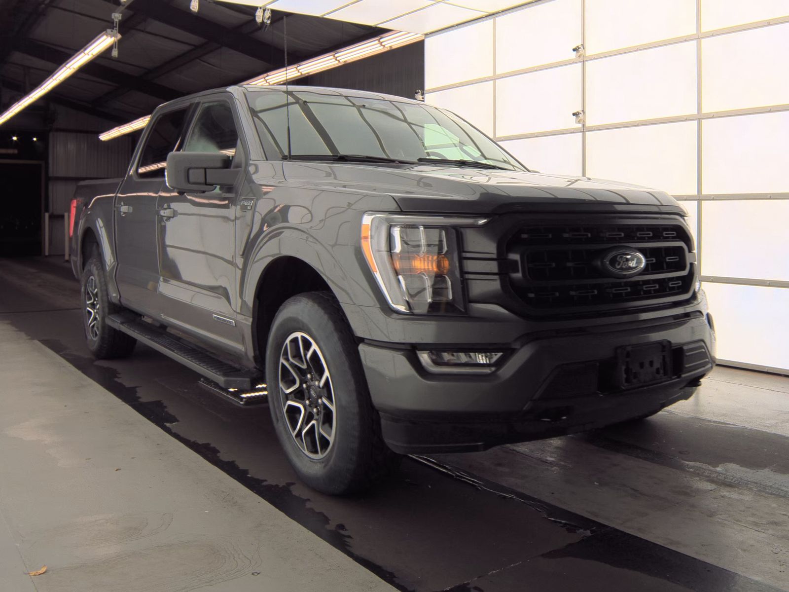 2023 Ford F-150 Hybrid XLT AWD