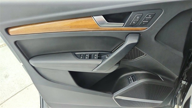 2024 Audi Q5 e Plug-In Hybrid S line Premium Plus AWD