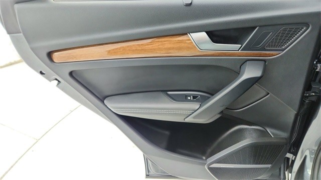 2024 Audi Q5 e Plug-In Hybrid S line Premium Plus AWD