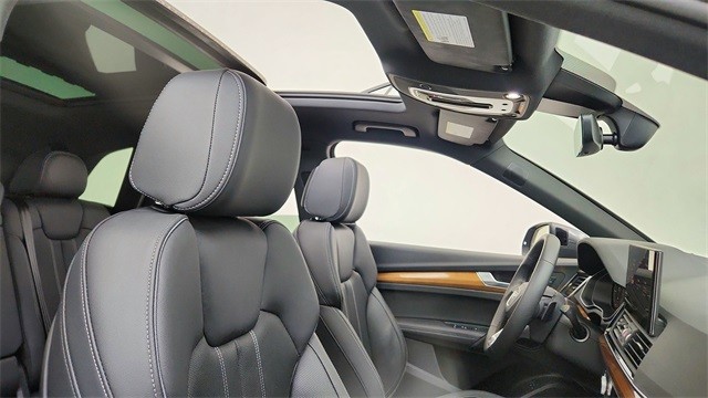 2024 Audi Q5 e Plug-In Hybrid S line Premium Plus AWD