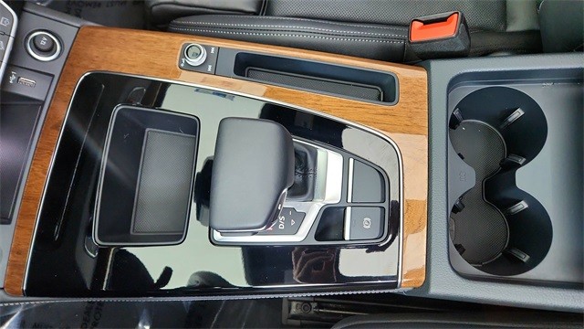 2024 Audi Q5 e Plug-In Hybrid S line Premium Plus AWD