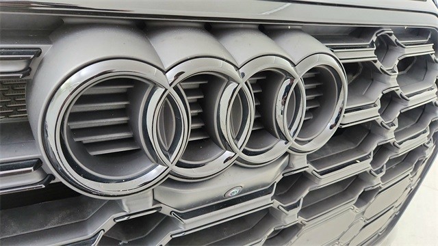 2024 Audi Q5 e Plug-In Hybrid S line Premium Plus AWD