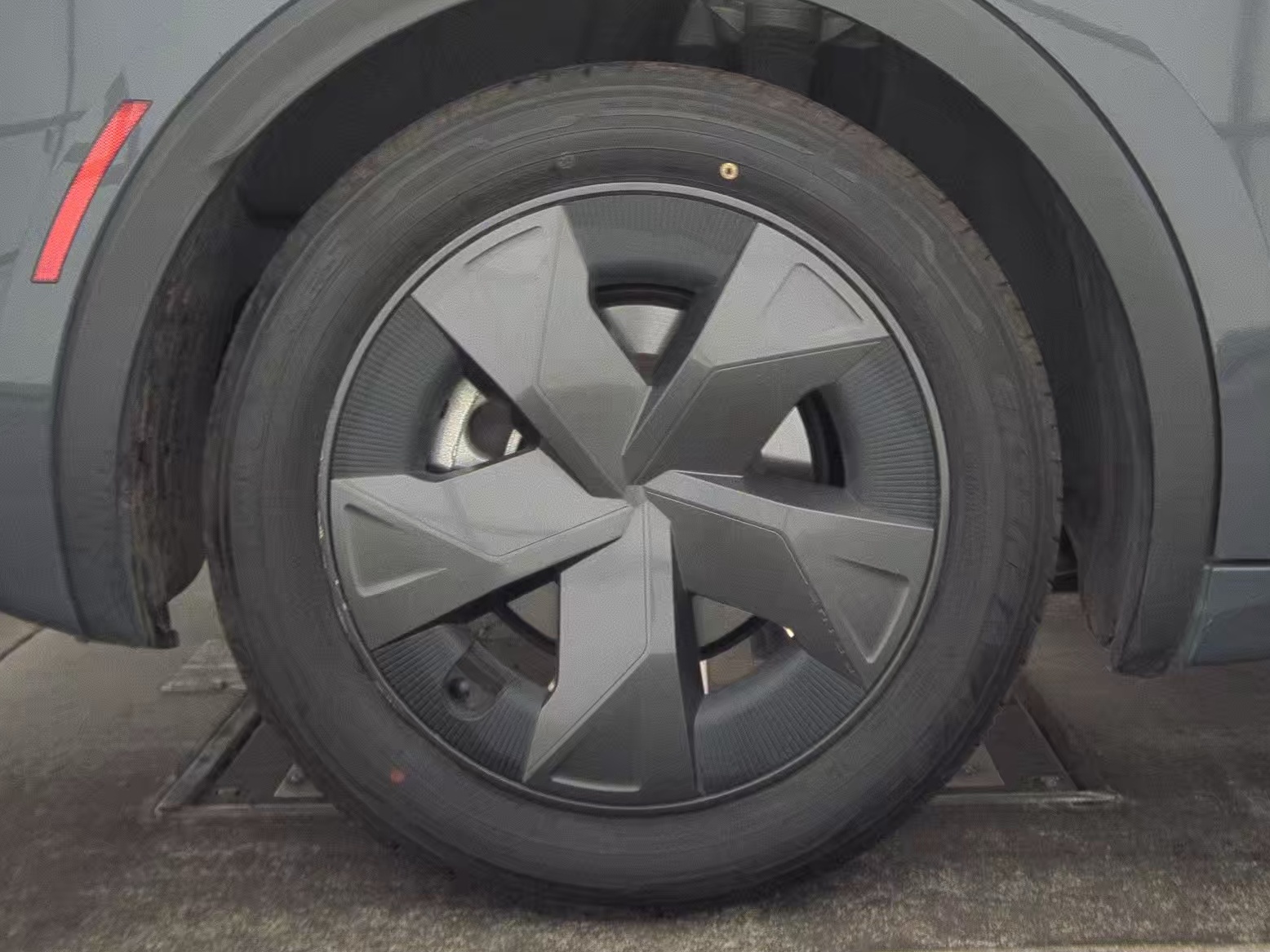 2024 Toyota Prius LE FWD