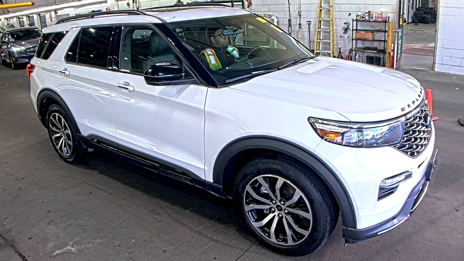 2022 Ford Explorer ST-Line AWD