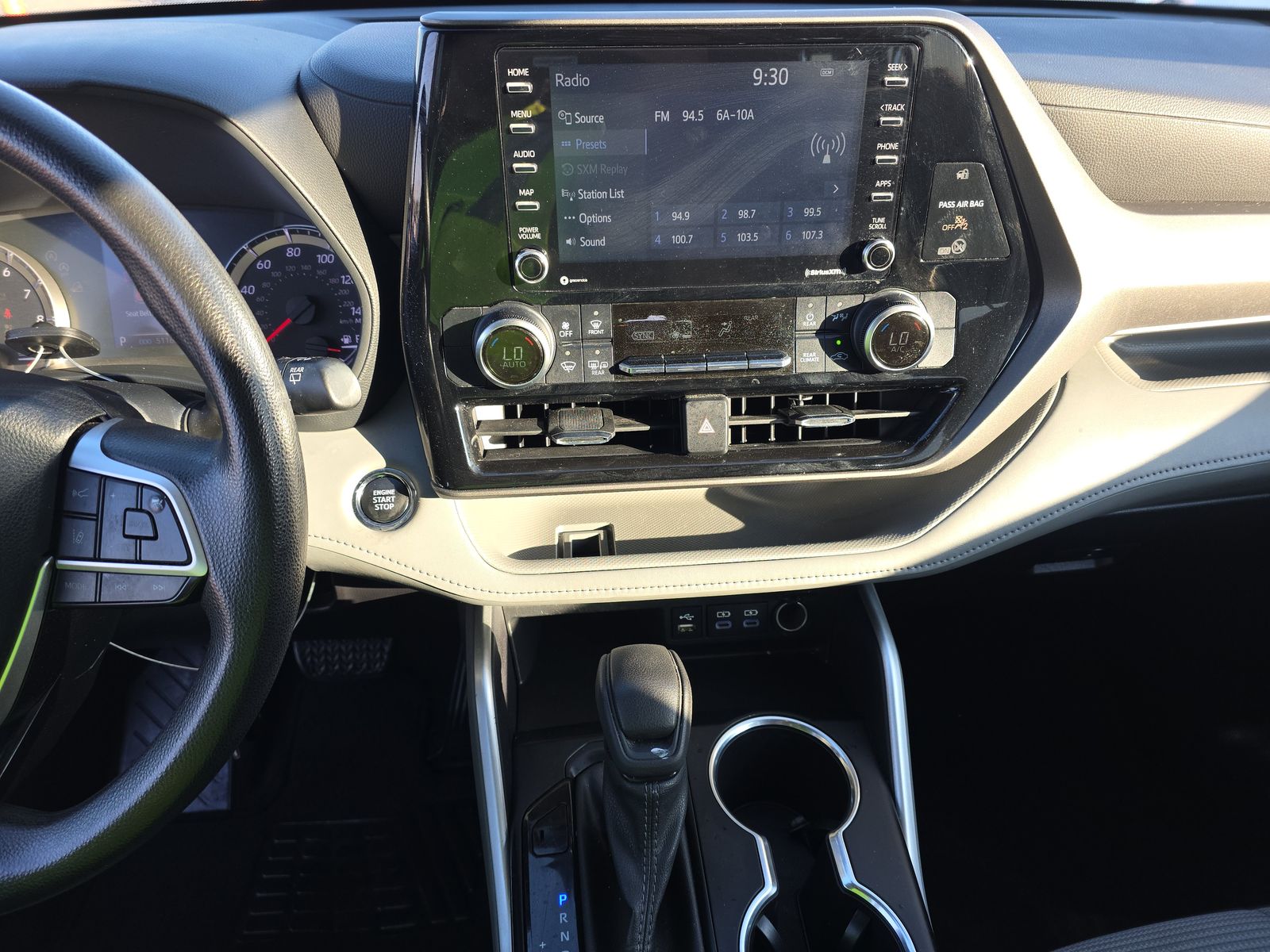 2022 Toyota Highlander L FWD