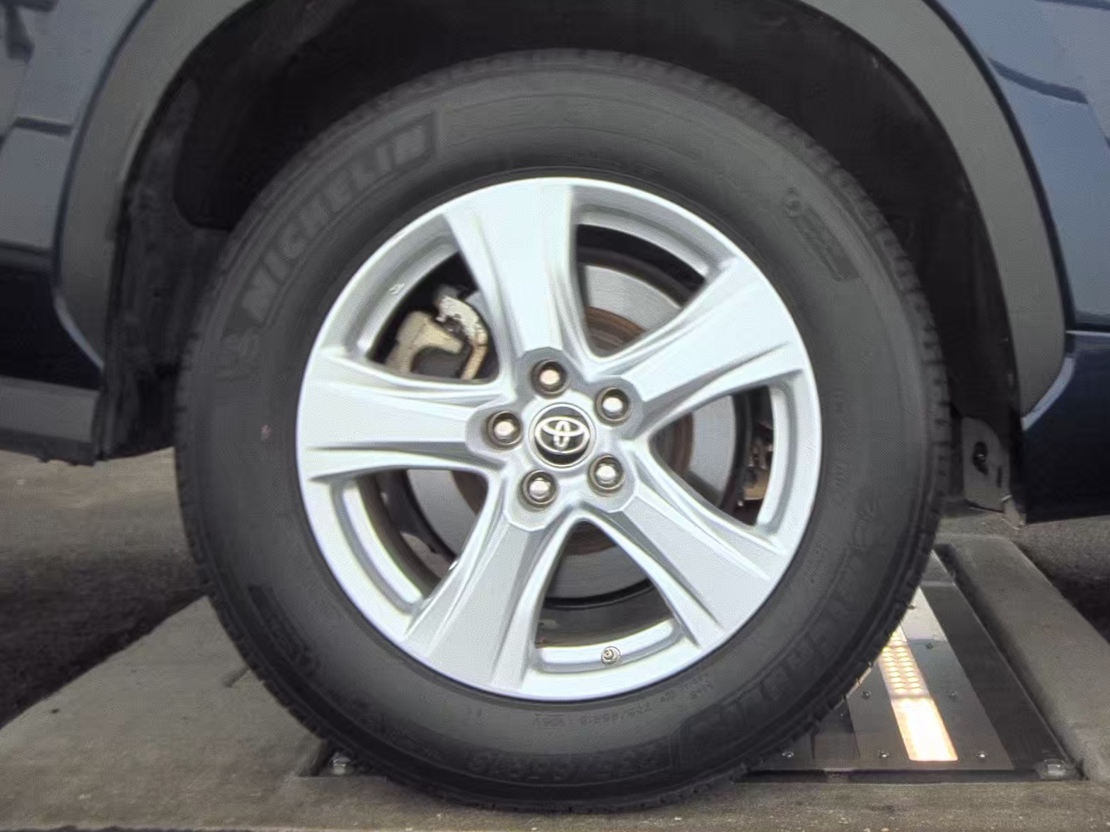 2022 Toyota Highlander L FWD