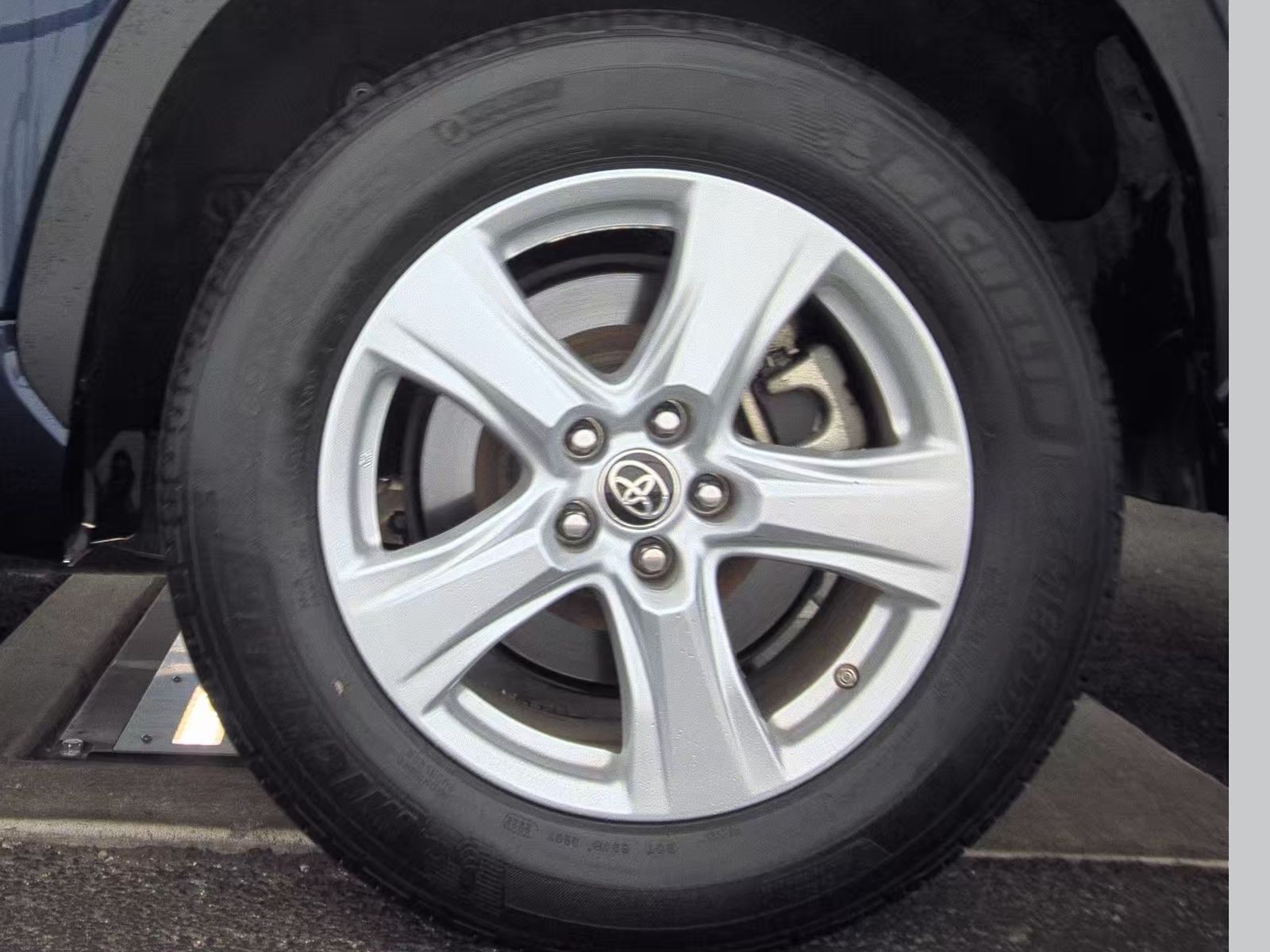 2022 Toyota Highlander L FWD