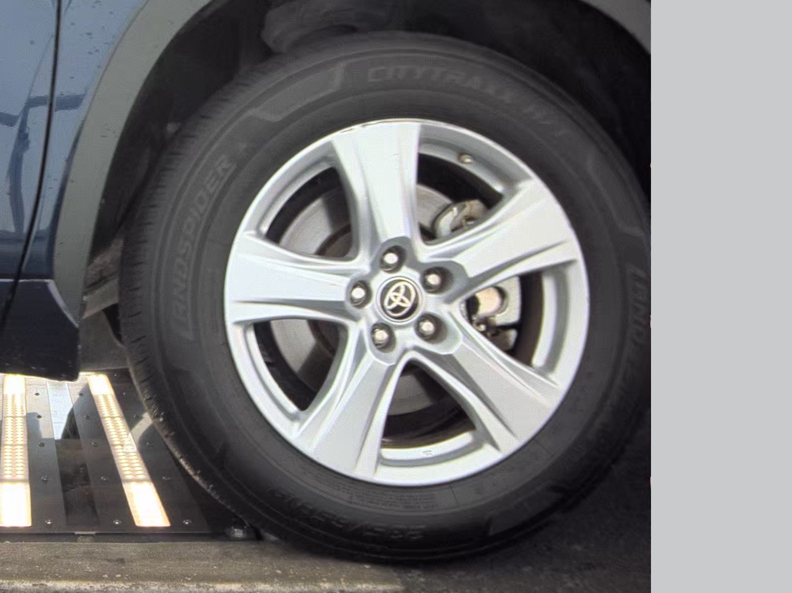 2022 Toyota Highlander L FWD