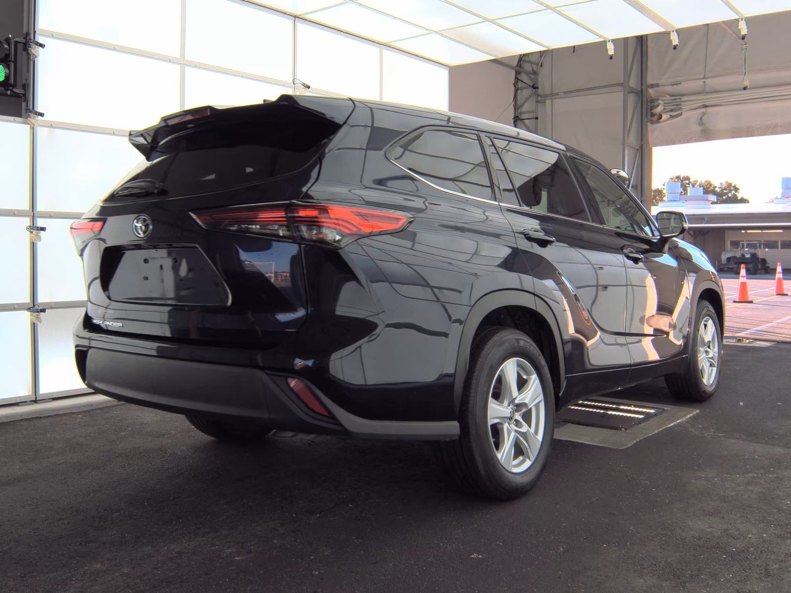 2022 Toyota Highlander L FWD