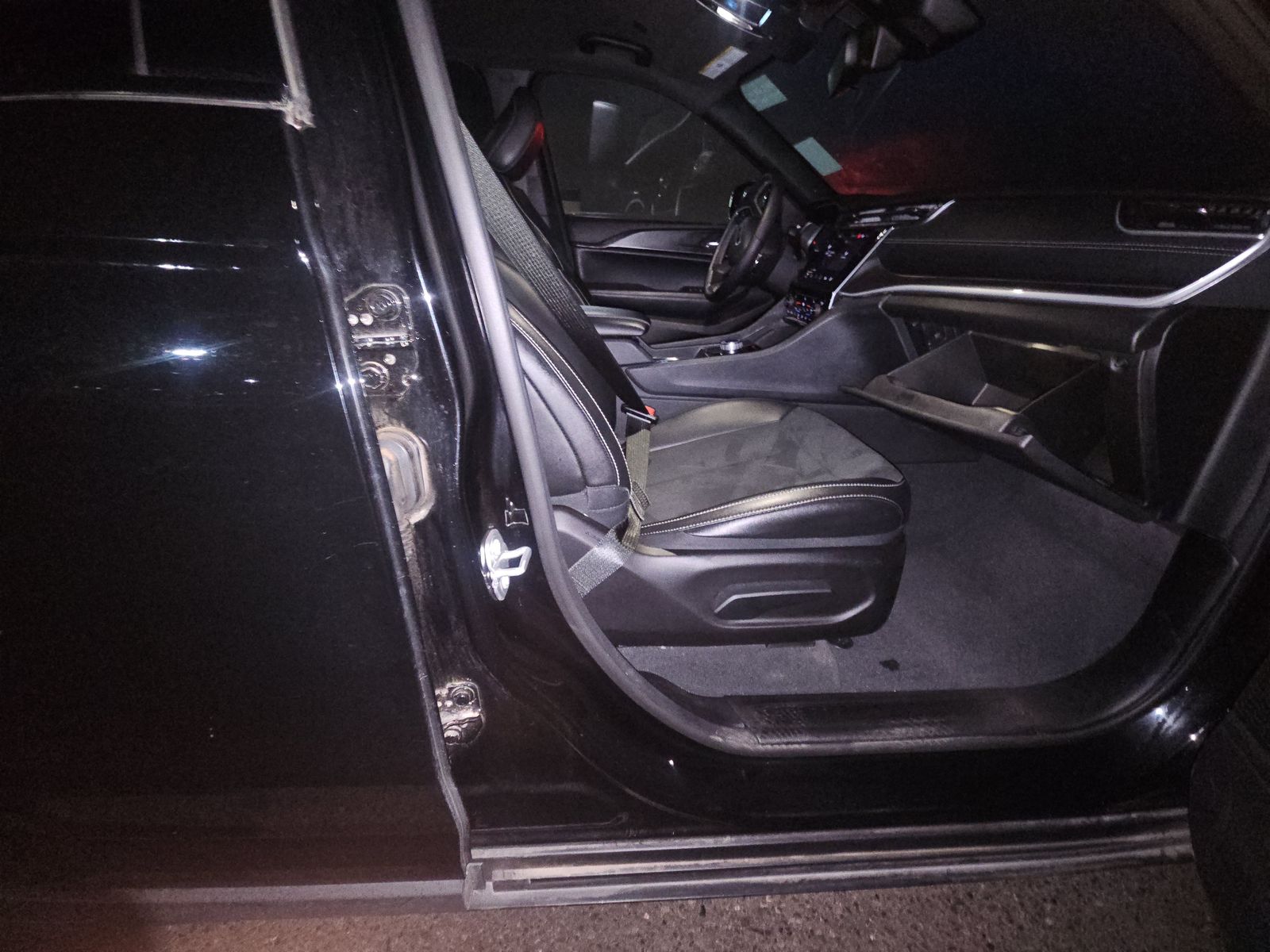 2024 Jeep Grand Cherokee Altitude AWD