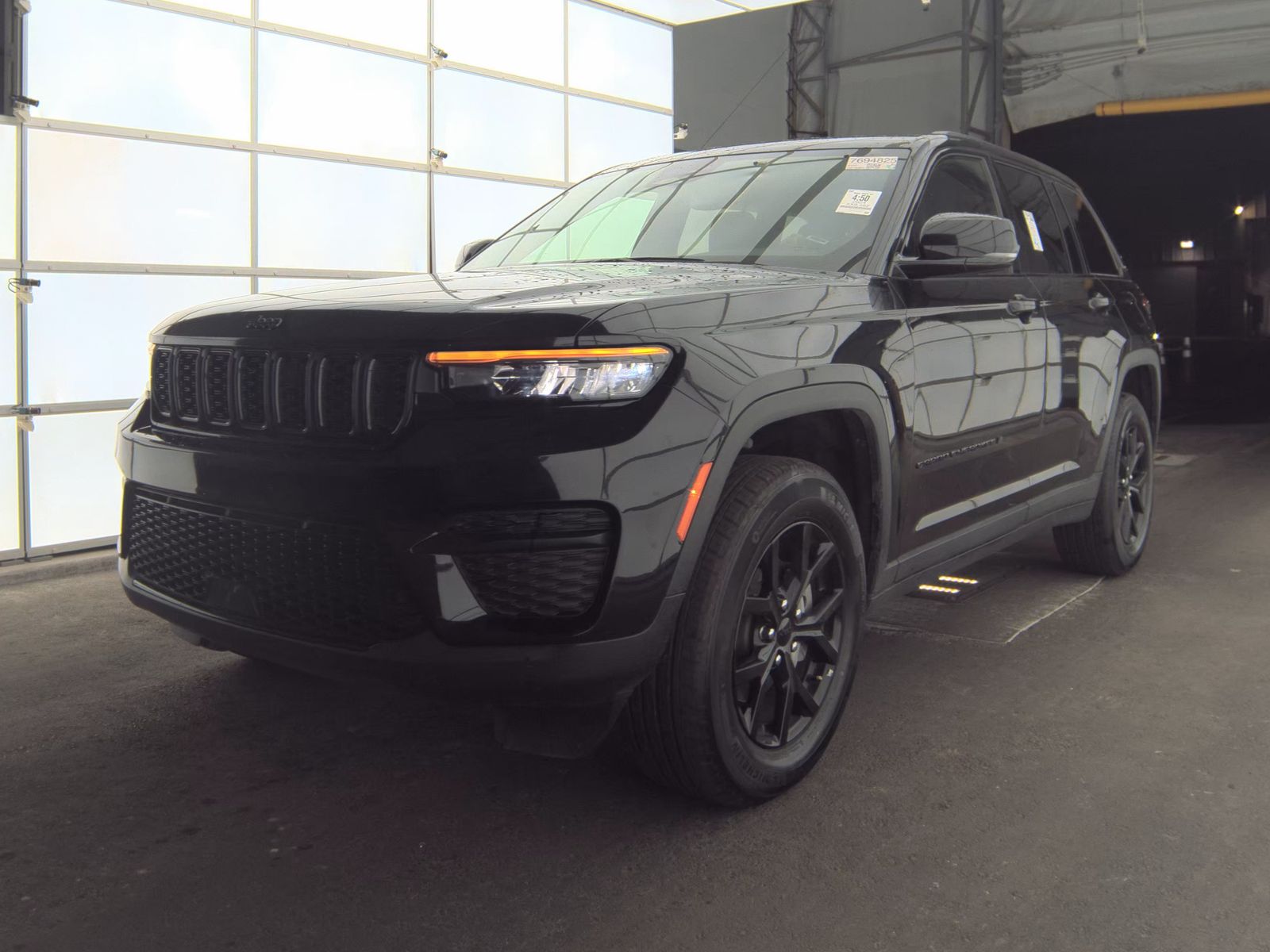 2024 Jeep Grand Cherokee Altitude AWD