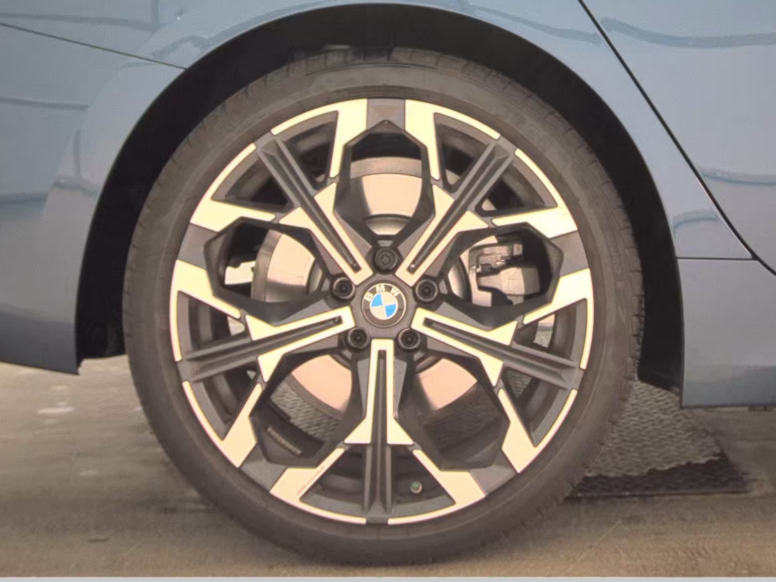 2025 BMW 3 Series 330i xDrive AWD