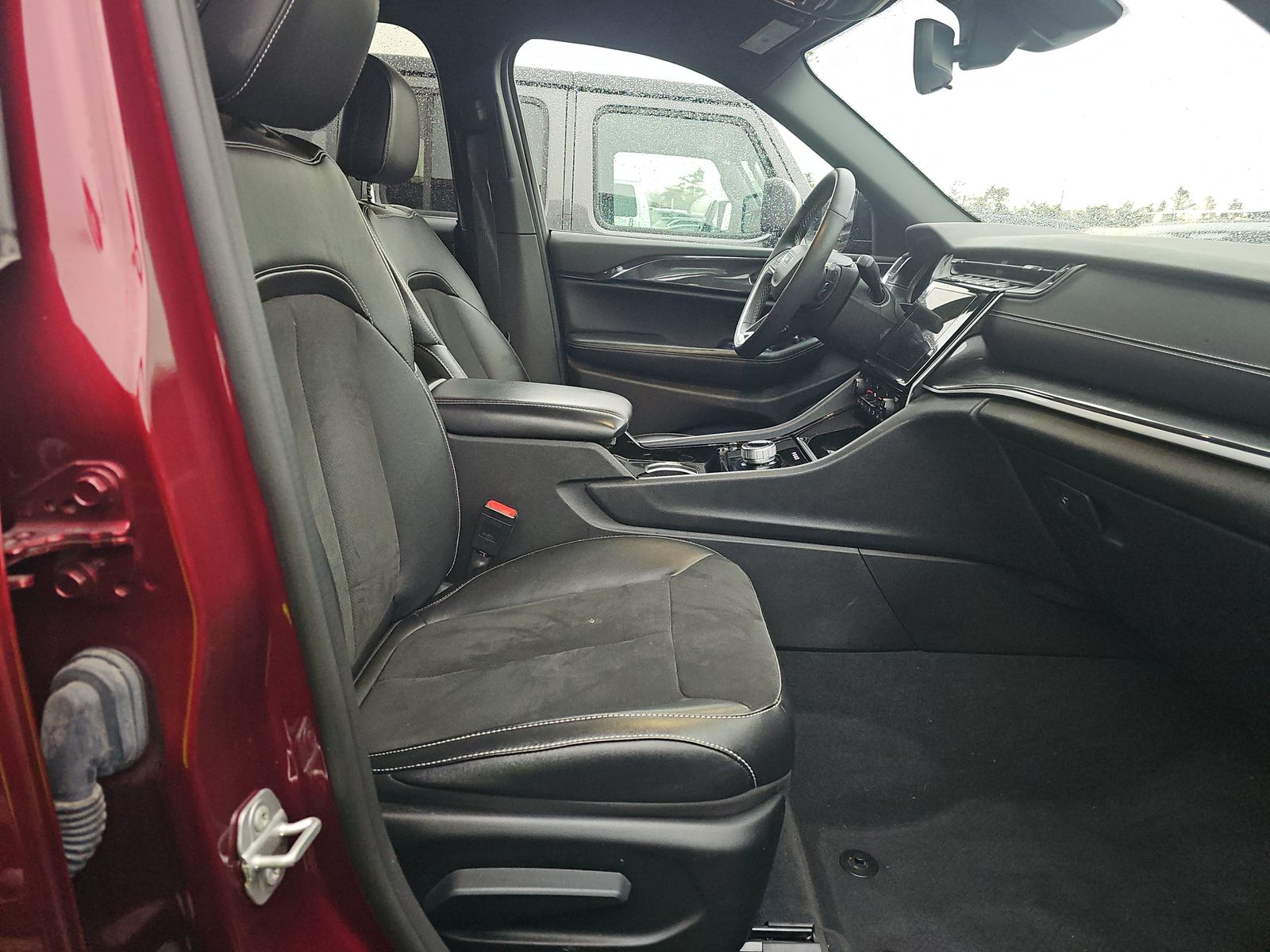 2023 Jeep Grand Cherokee Altitude AWD