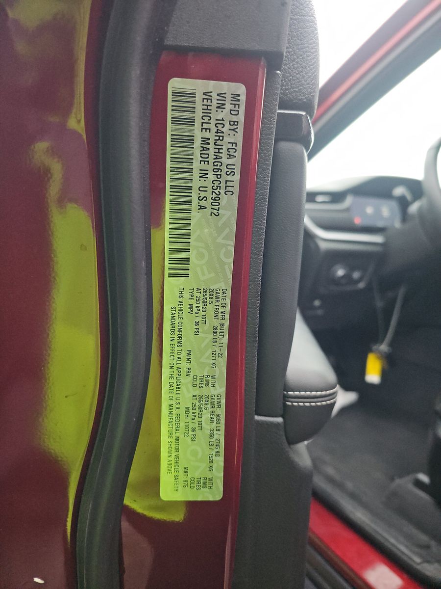 2023 Jeep Grand Cherokee Altitude AWD