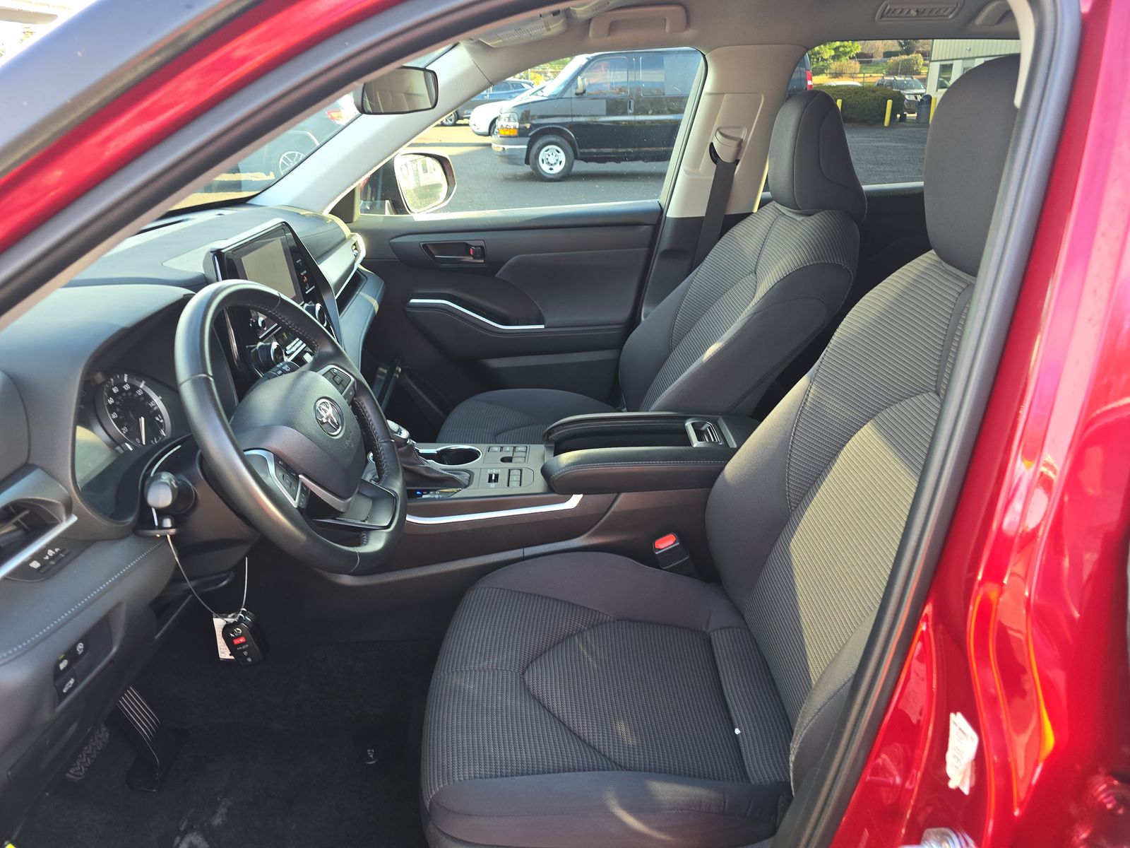 2024 Toyota Highlander LE AWD