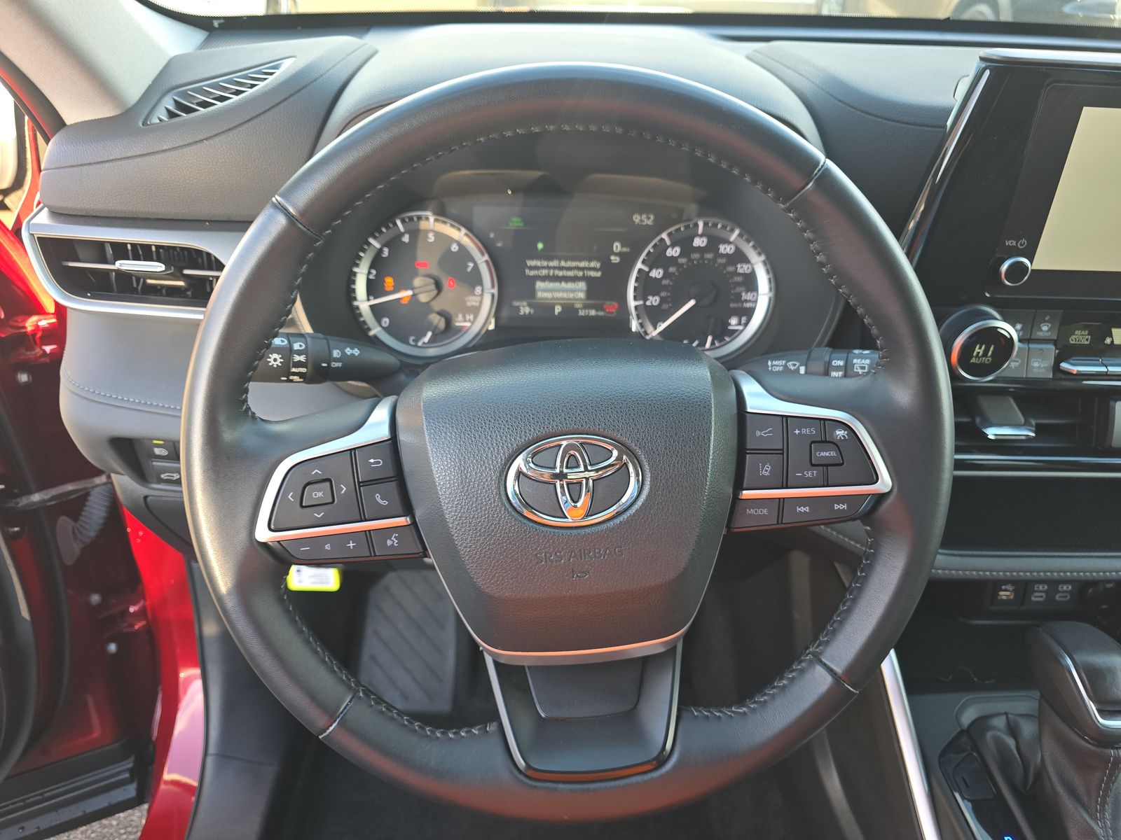 2024 Toyota Highlander LE AWD