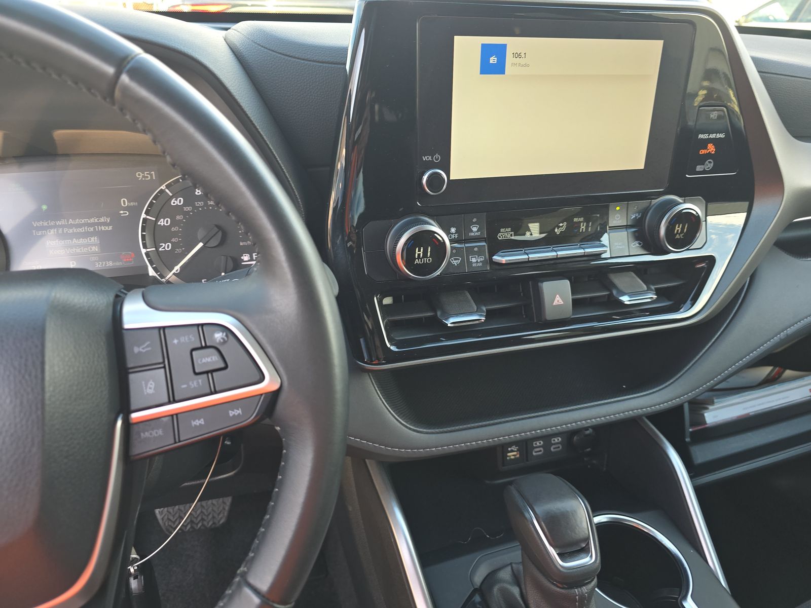 2024 Toyota Highlander LE AWD