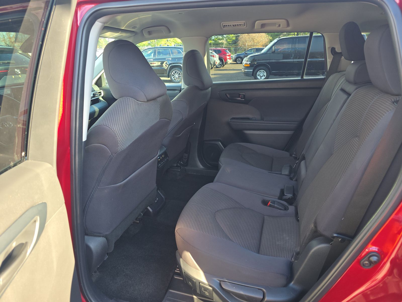 2024 Toyota Highlander LE AWD