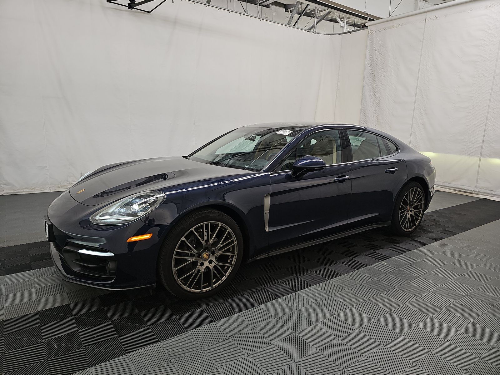 2023 Porsche Panamera 4 Platinum Edition AWD